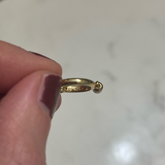 Mejuri pearl huggies - Picture 3 of 3